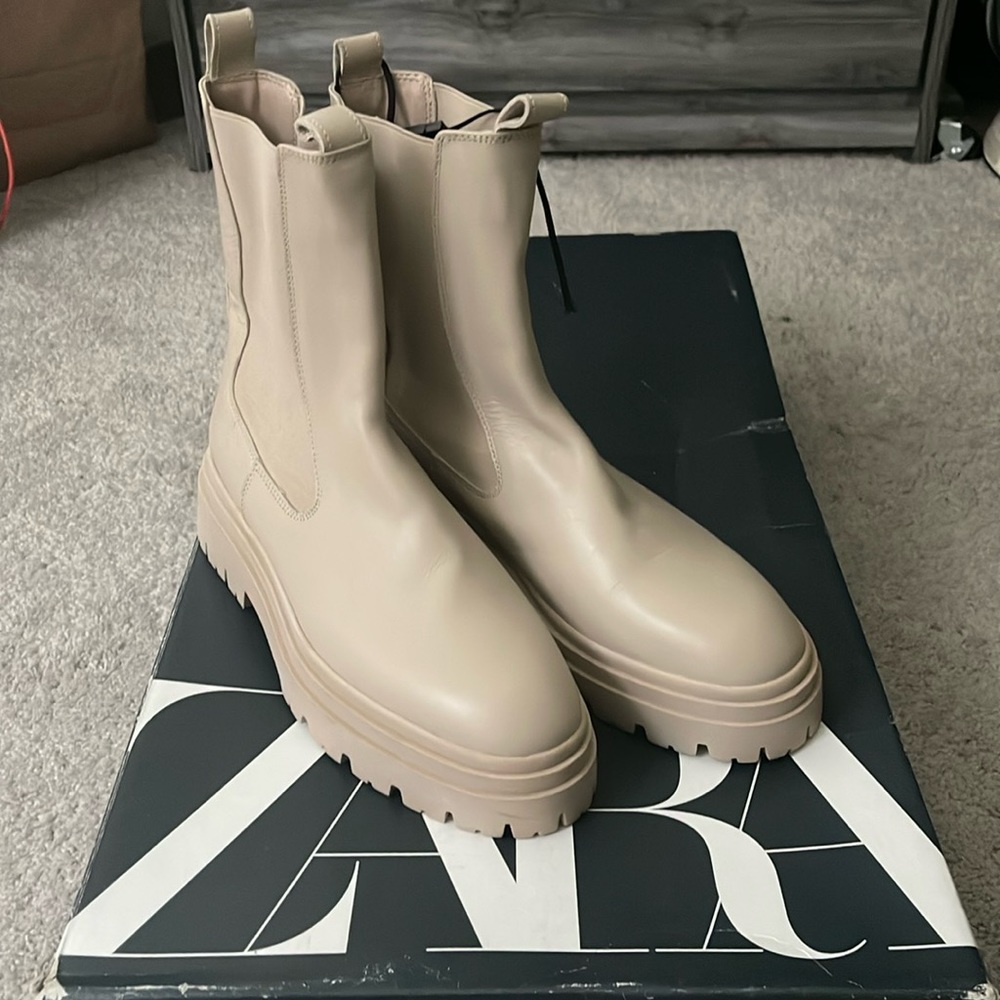 Zara beige Chelsea ankle boots Sz 39